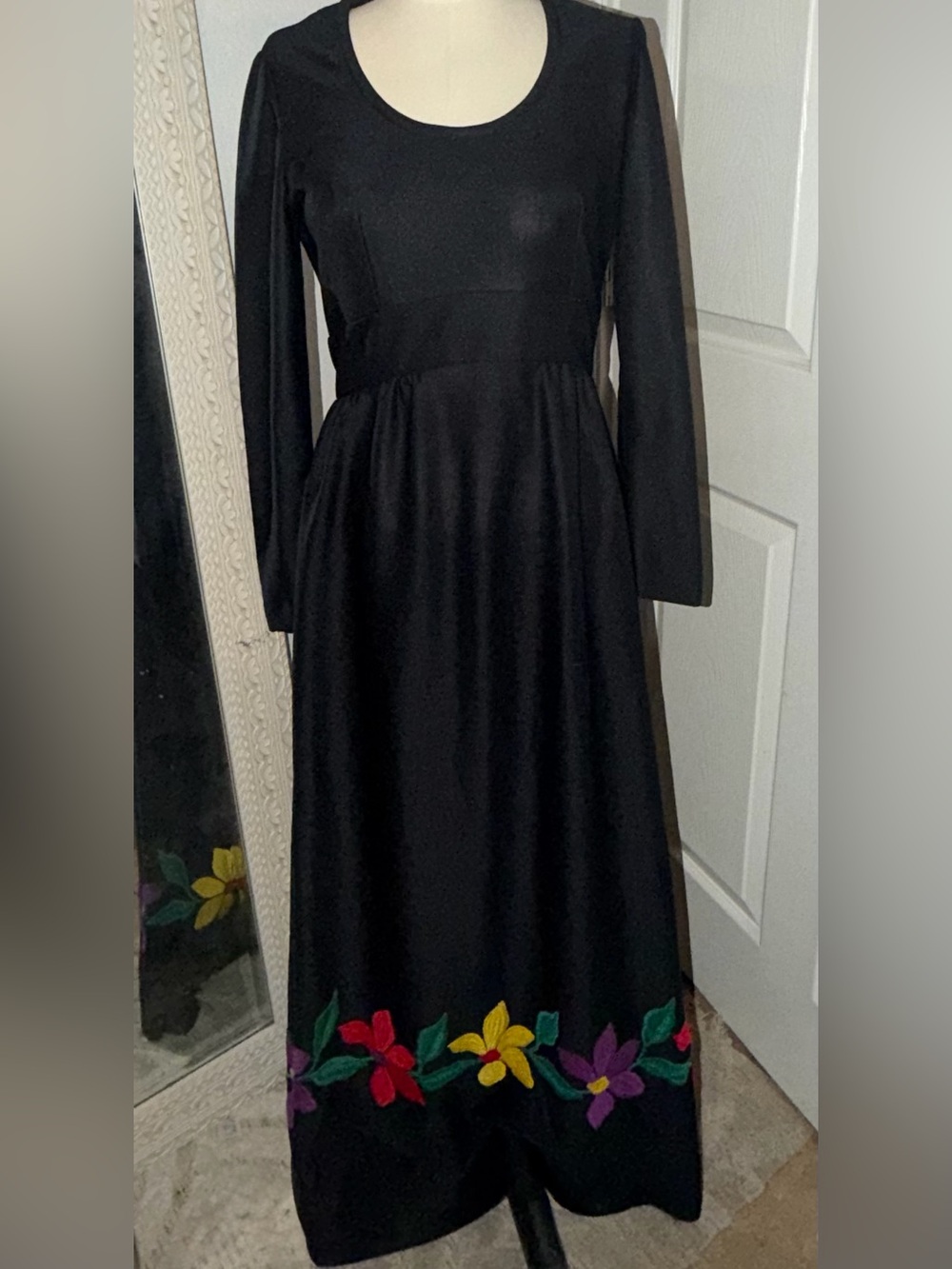 Vintage 70’s Leslie Fay Black Long-Sleeve Maxi Dress